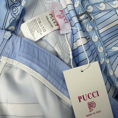 🔥🔥PUCCI*新款艺术印花挂脖吊带上衣+不规则半裙两件套,采用顺滑光泽缎面仿真丝面料,提供两套标志性艺术印花配色。两个 🔥🔥PUCCI*新款艺术印花挂脖吊带上衣+不规则半裙两件套,采用顺滑光泽缎面仿真丝面料,提供两套标志性艺术印花配色。两个