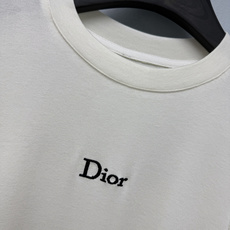 🔥🔥Dio*新款纯棉简约字母刺绣长袖打底衫,打造黑白两个经典色系,采用细腻软糯的弹力针织面料,触感柔和亲肤,上身自带顺滑 🔥🔥Dio*新款纯棉简约字母刺绣长袖打底衫,打造黑白两个经典色系,采用细腻软糯的弹力针织面料,触感柔和亲肤,上身自带顺滑