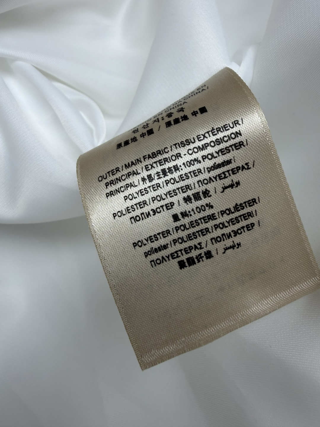 🔥🔥BUR*早秋新款氛围感工装外套 多重工装口袋设计，臂袋+下摆大贴袋，实用性拉满。可立领可翻领设计利落大气，拉链加按扣