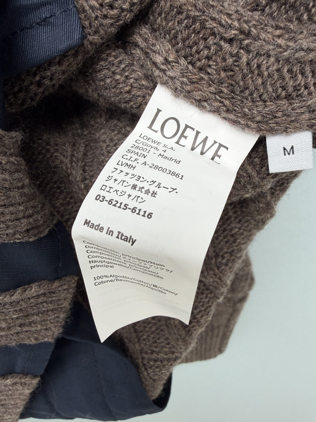 🔥🔥Loew*新款针织拼接竖条纹衬衫，精选棉质衬衫料搭配绞花针织毛料，两种面料拼接碰撞，针织部分纹理饱满厚实，衬衫布顺滑