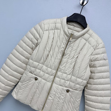 🔥🔥Moncle*新款圆领短款轻薄羽绒服,90白鹅绒 哑光防风锦纶面料,质地轻薄顺滑,不易起皱,上身没有沉重的压迫感,适 🔥🔥Moncle*新款圆领短款轻薄羽绒服,90白鹅绒 哑光防风锦纶面料,质地轻薄顺滑,不易起皱,上身没有沉重的压迫感,适