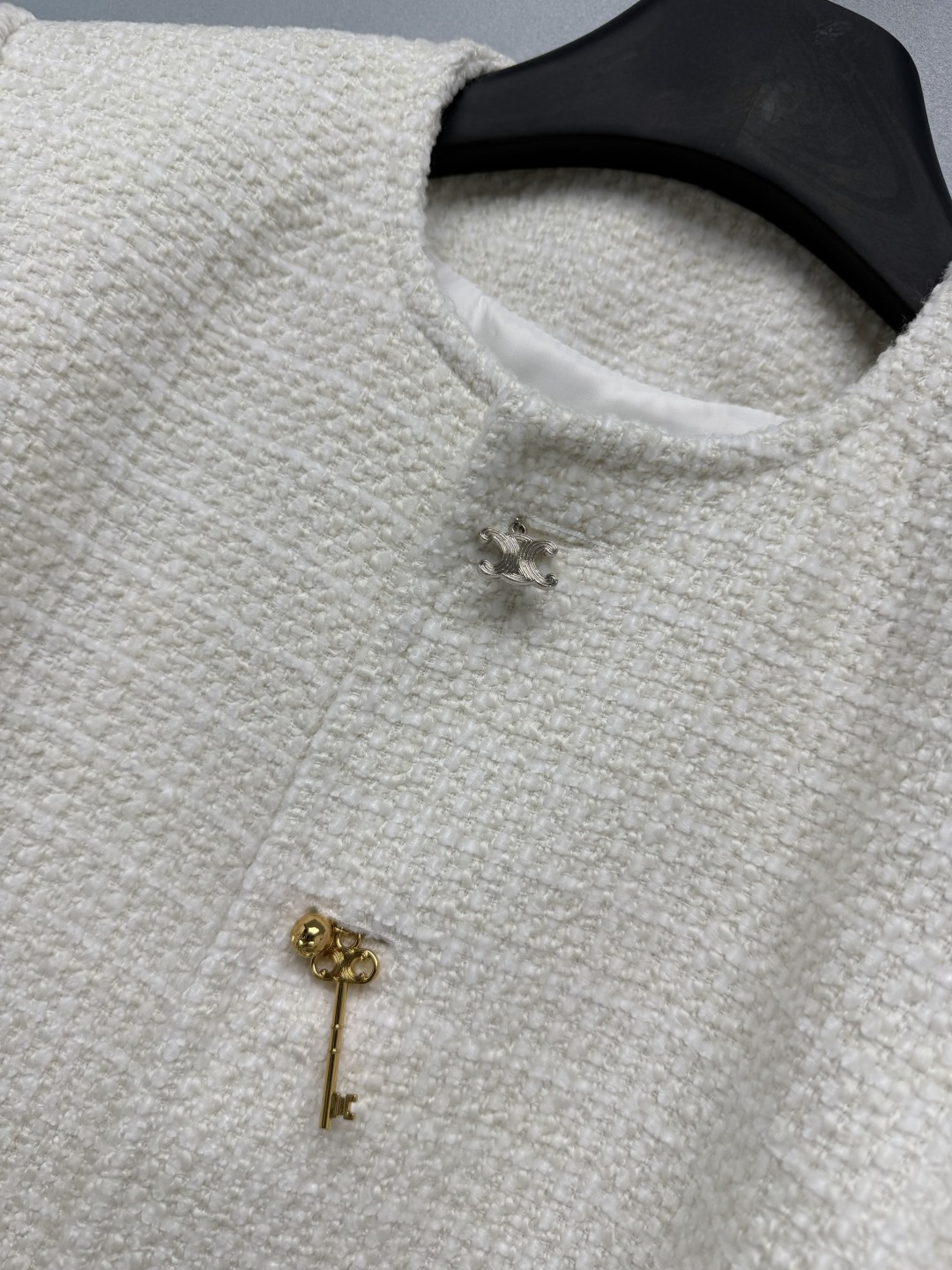 🔥🔥CELIN*'新款粗花呢短款外套，精选粗花呢面料，肌理蓬松立体，织物纹理清晰柔和，自带温柔哑光质感，内里顺滑里衬，穿