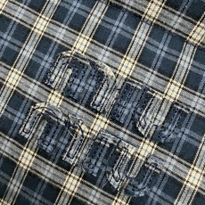 🔥🔥Miu*新款复古格纹双面穿羽绒服,一款可以两面切换风格的短款羽绒外套。正面复古蓝调格纹面料,学院氛围感十足,同色系刺 🔥🔥Miu*新款复古格纹双面穿羽绒服,一款可以两面切换风格的短款羽绒外套。正面复古蓝调格纹面料,学院氛围感十足,同色系刺