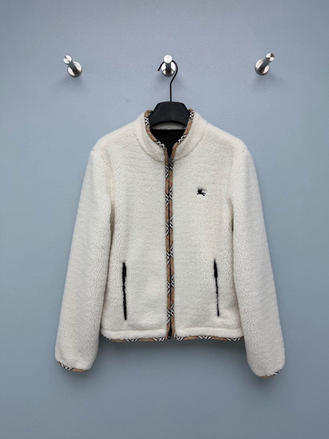 Куртка Burberry из искусственного ламбрового меха