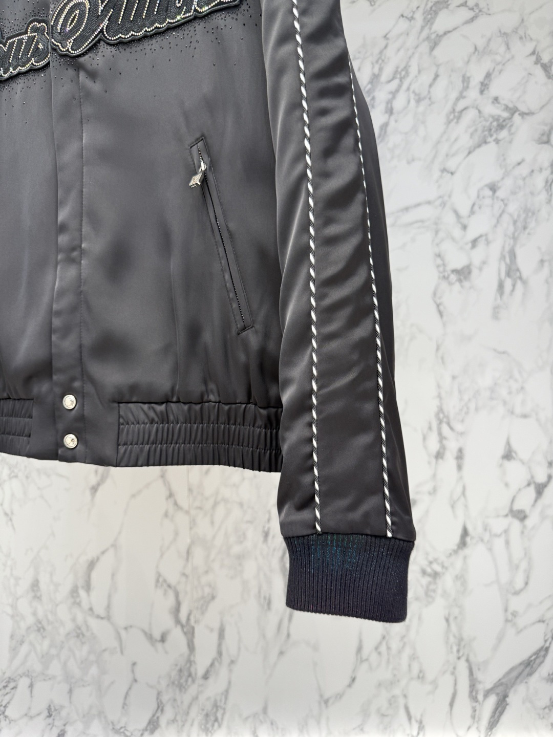 路易威登*🌈顶级品质 LV 新款夹克外套，对位裁剪 原版1：1五金原版开模，上身超级有型舒适 男女同款，