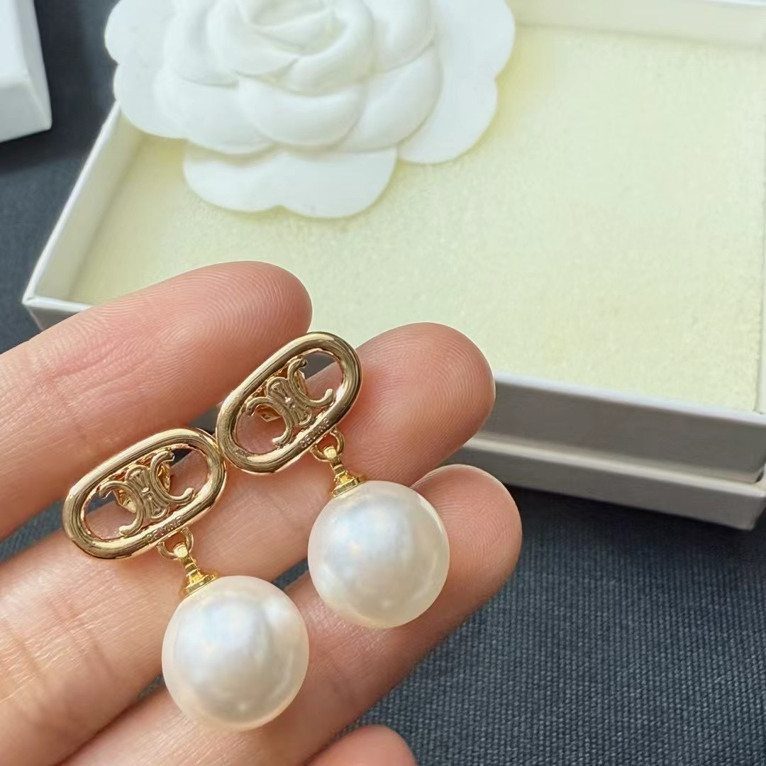 Pendientes de perla Celine, concepto de diseño único y simple, chapado en oro eléctrico único, adornado con perlas de S…