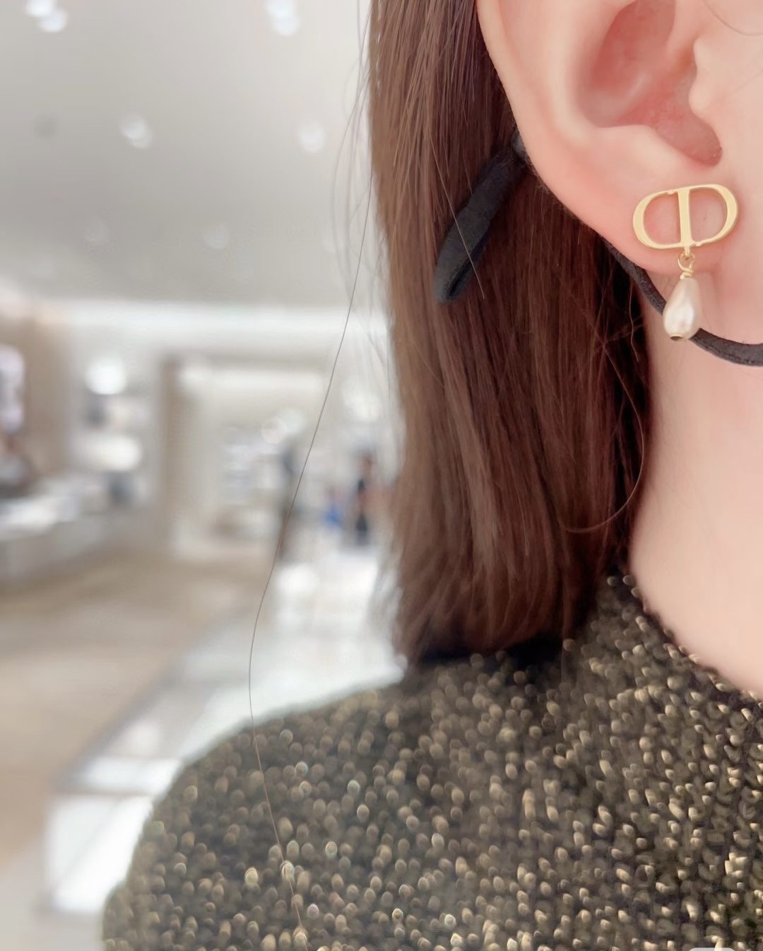 Pendientes de perla colgante con letras CD de Dior 25 nueva versión, pendientes de hada! Un vistazo y el corazón se ace…