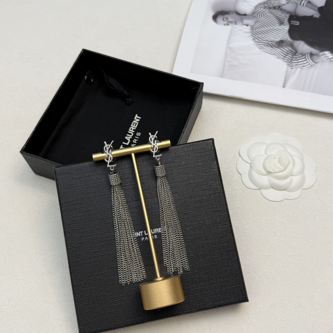 YSL 圣罗兰 流苏耳钉 原装黄铜材质 Yves Saint Laurent 创立于1961年 优雅抽象