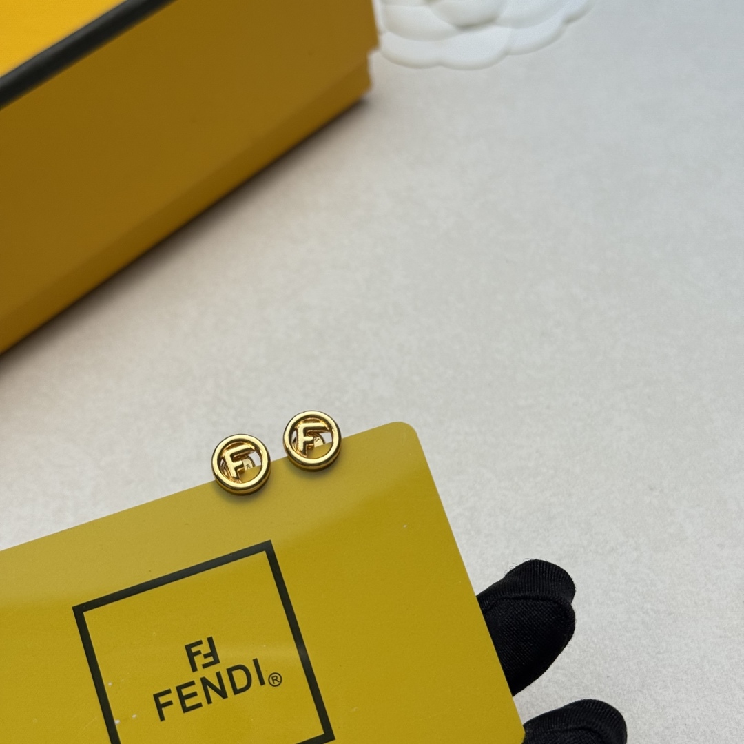 New FENDI Findi: High-End Mini-Logo Custom Pop-Up, Simple and Gorgeous, Perfect Match for Babies. - 图片 7