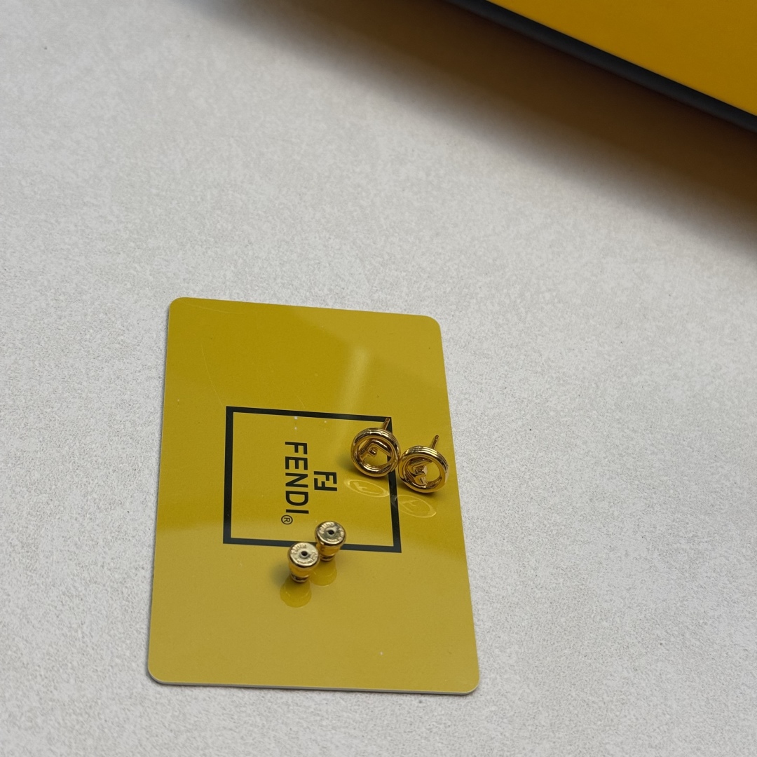 New FENDI Findi: High-End Mini-Logo Custom Pop-Up, Simple and Gorgeous, Perfect Match for Babies. - 图片 5