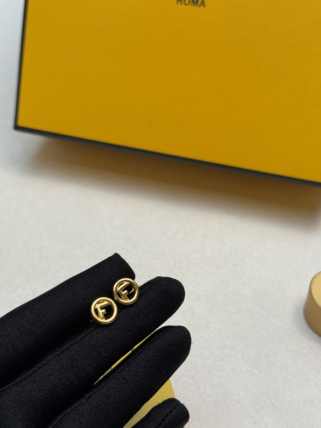 New FENDI Findi: High-End Mini-Logo Custom Pop-Up, Simple and Gorgeous, Perfect Match for Babies. - 图片 1