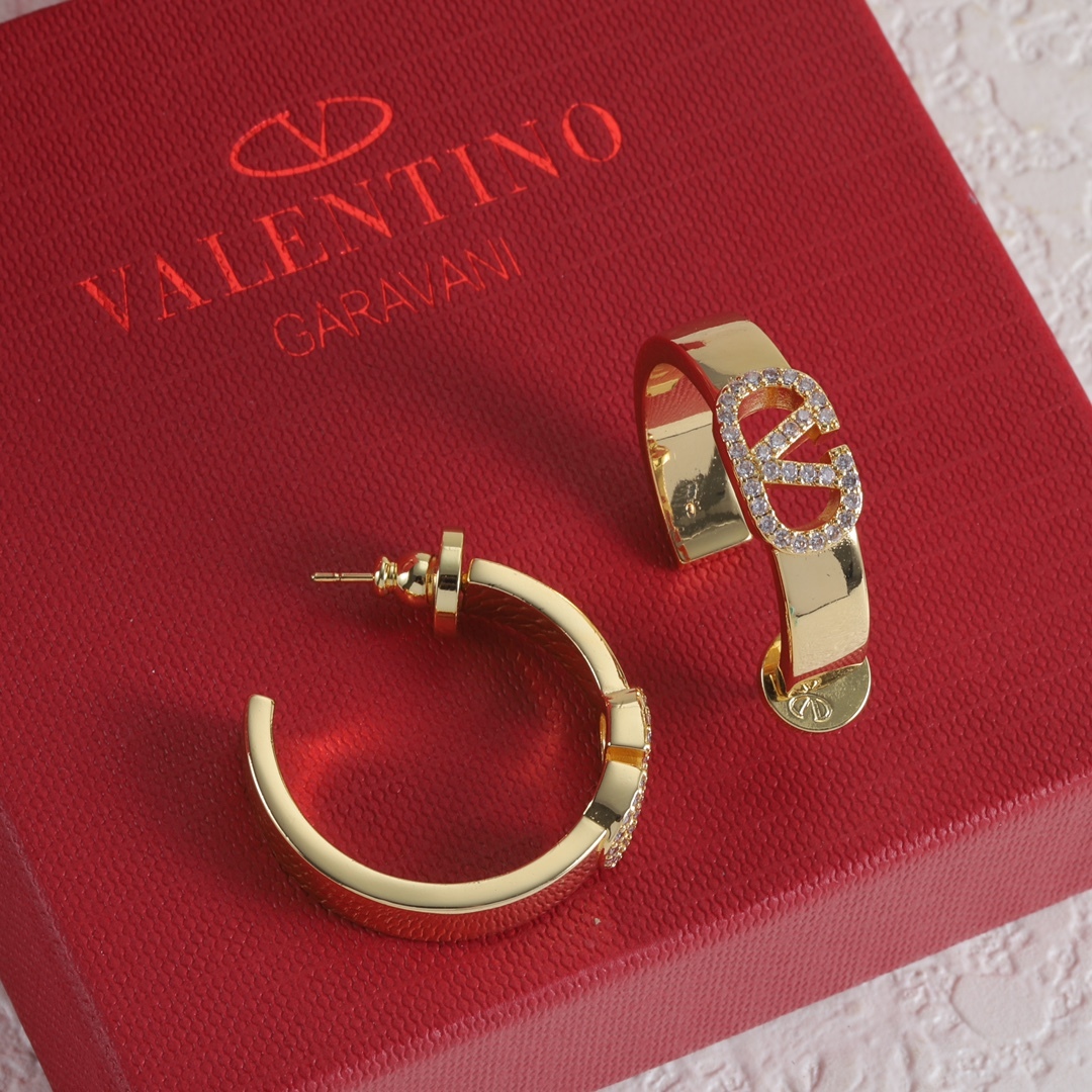 “Wallentinau C Earring Review: Elegant Crystal Design for Graceful Fashion Statement” - 图片 6