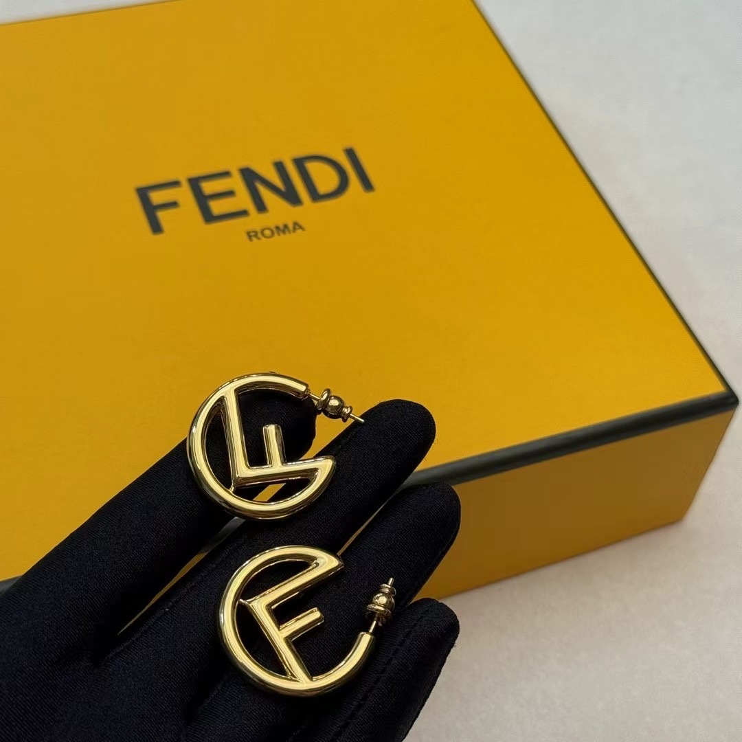 “New FENDI Logo: High-End Custom Pop-Up Collection Perfect for Babies and Everyday Style” - 图片 4