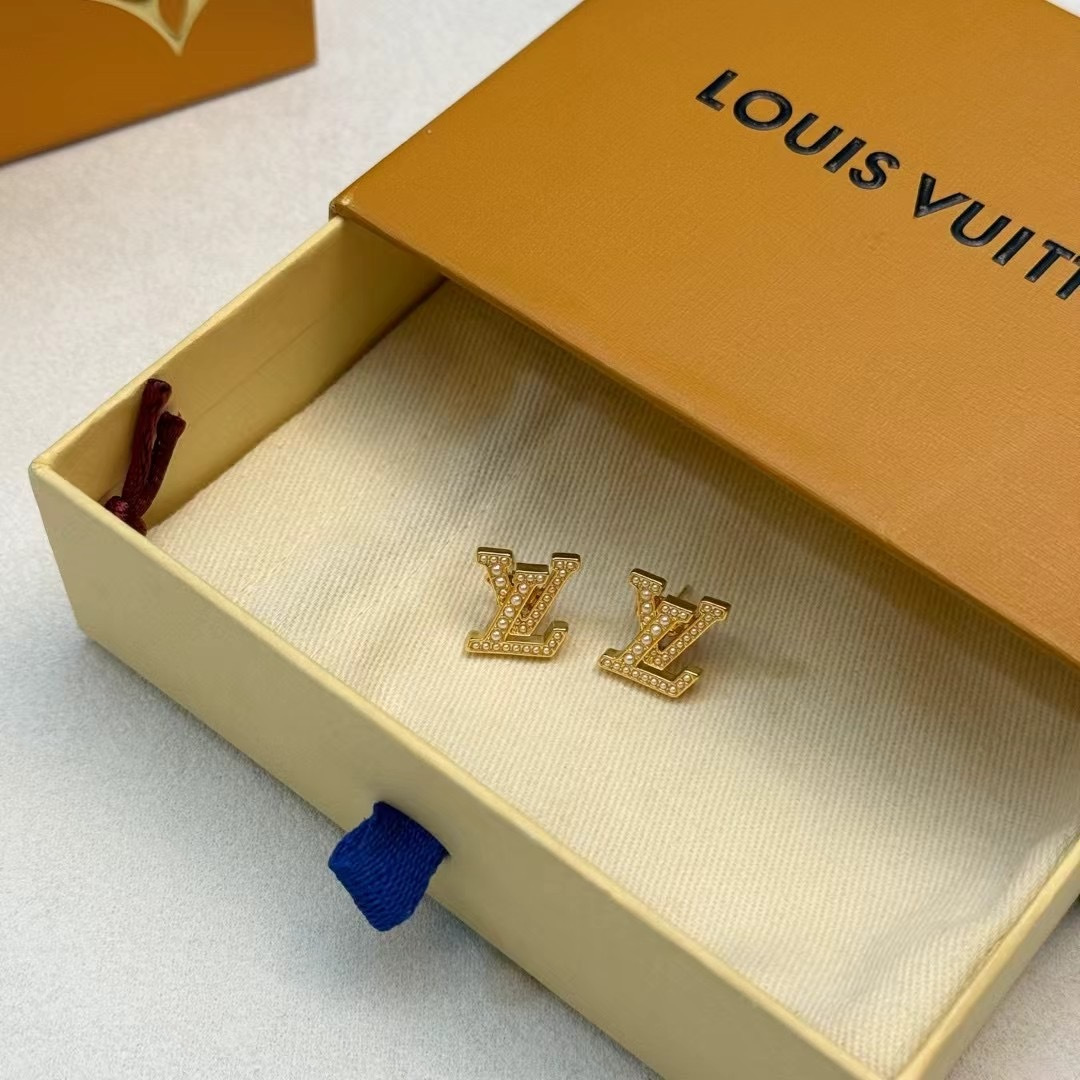 原单货LV新款  耳钉🔹🔹Louis Vuitton 路易威登 🔹专柜一致材质 火爆款出货 设计独特 复