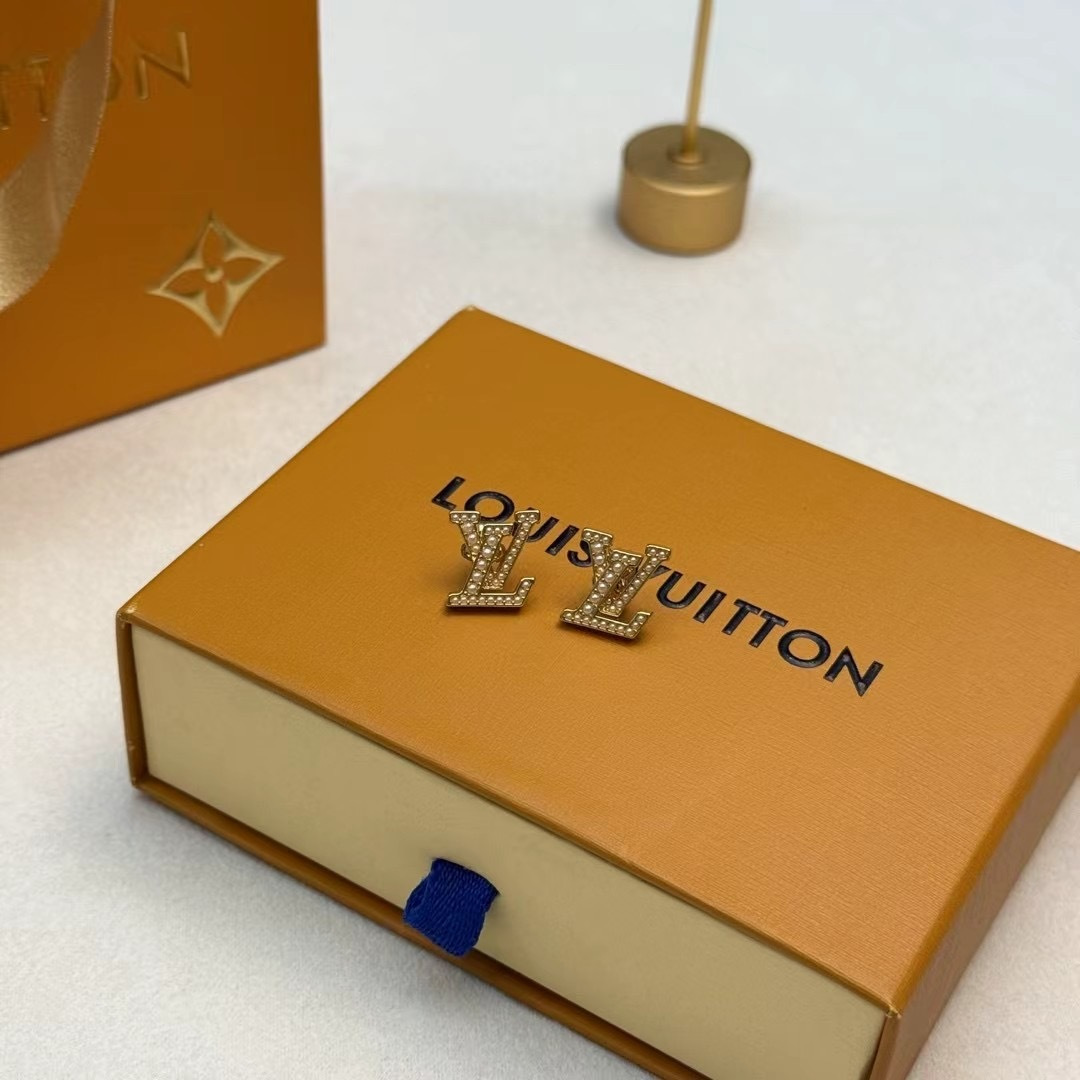 原单货LV新款  耳钉🔹🔹Louis Vuitton 路易威登 🔹专柜一致材质 火爆款出货 设计独特 复