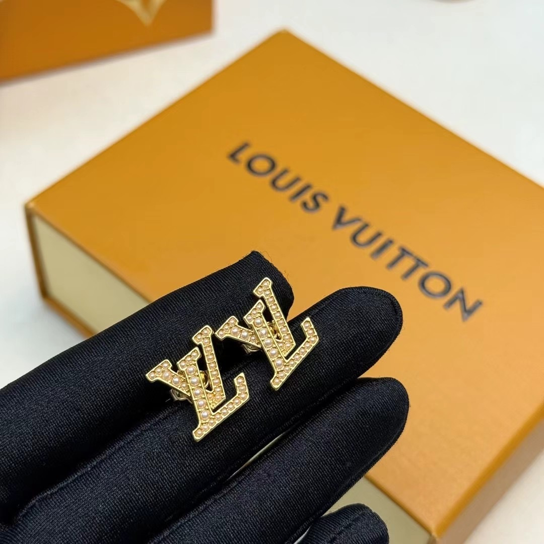原单货LV新款  耳钉🔹🔹Louis Vuitton 路易威登 🔹专柜一致材质 火爆款出货 设计独特 复