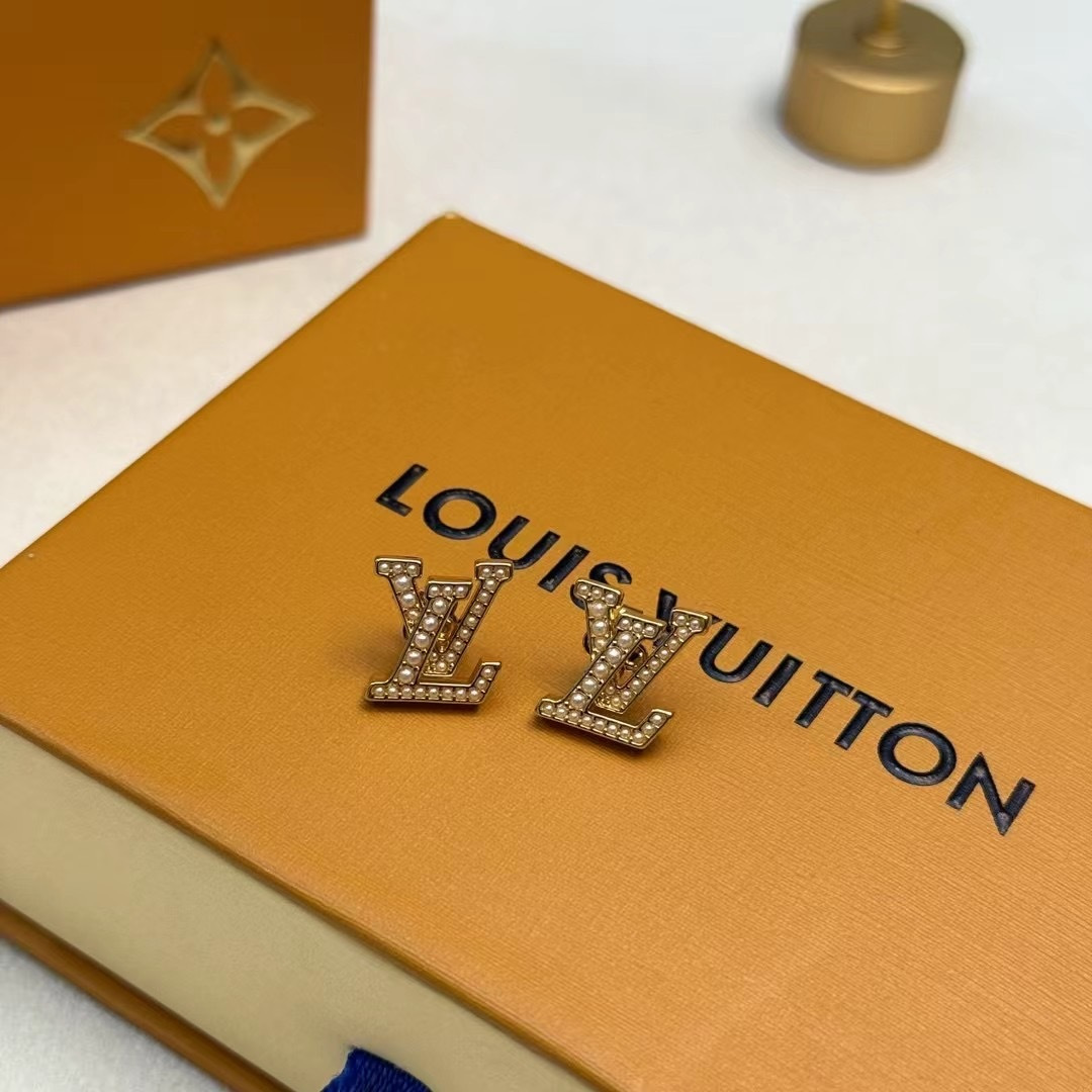 原单货LV新款  耳钉🔹🔹Louis Vuitton 路易威登 🔹专柜一致材质 火爆款出货 设计独特 复