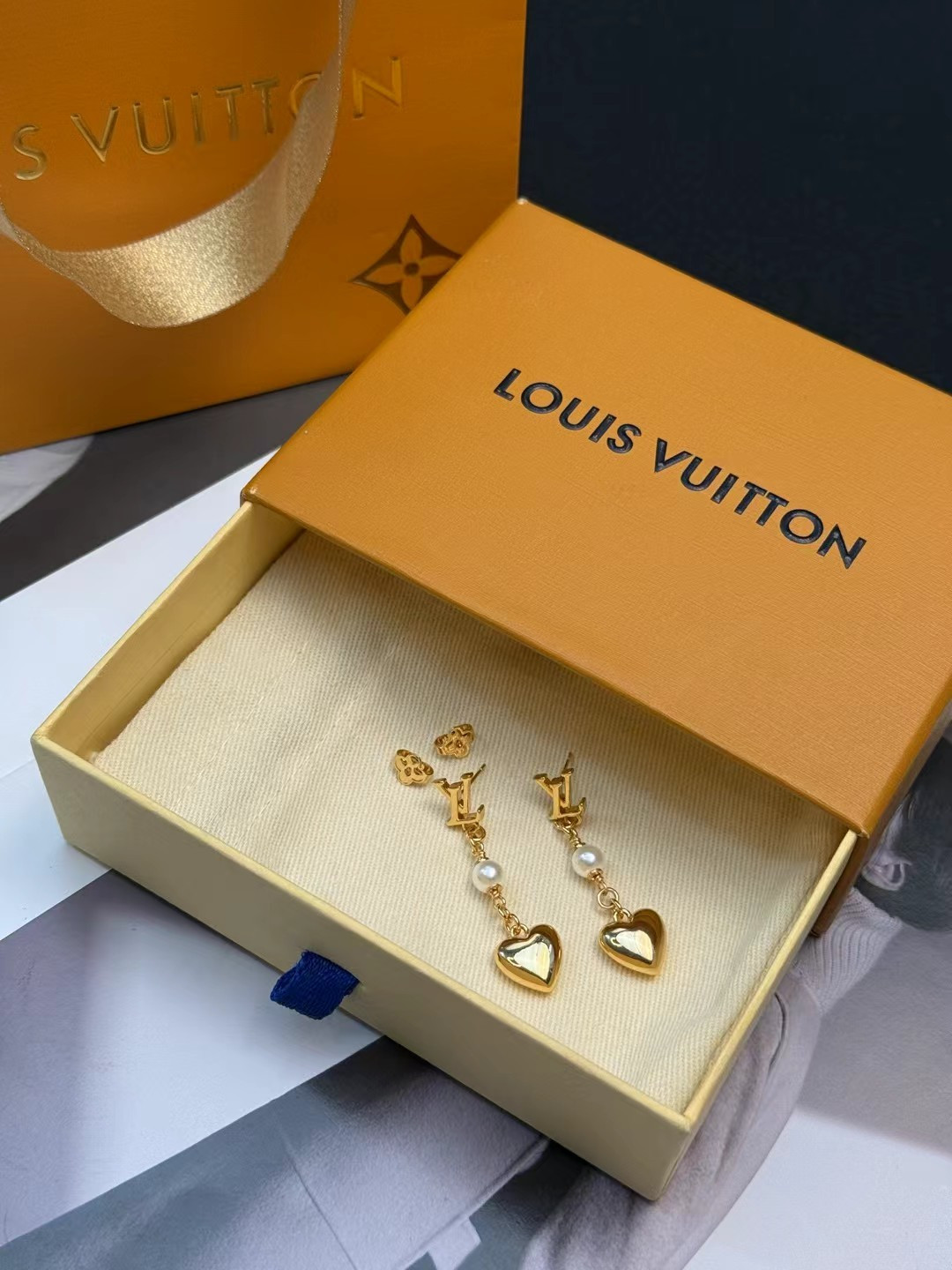 Louis Vuitton 路易威登 Lv 流苏 耳钉耳环 高端定制 高级分色电镀 带来 、有趣的视觉