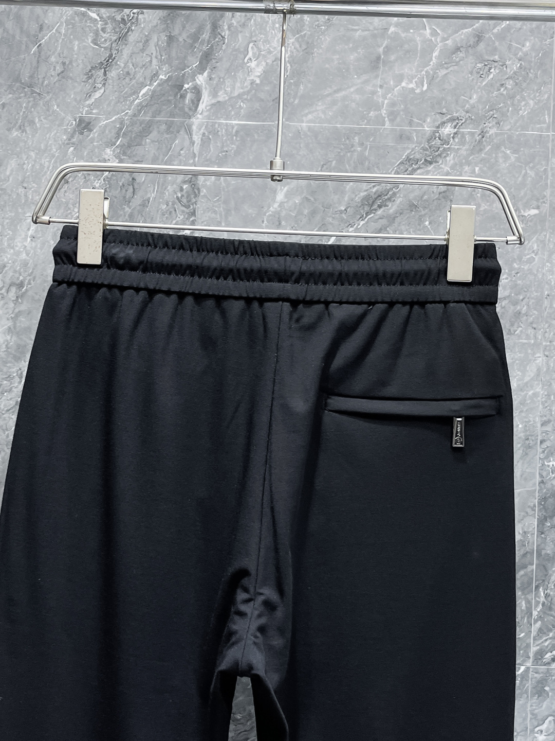 Versace 2025 Spring Collection Logo Joggers - Comfortable & Stylish 5 cmp i1741095664580 7385 0 3