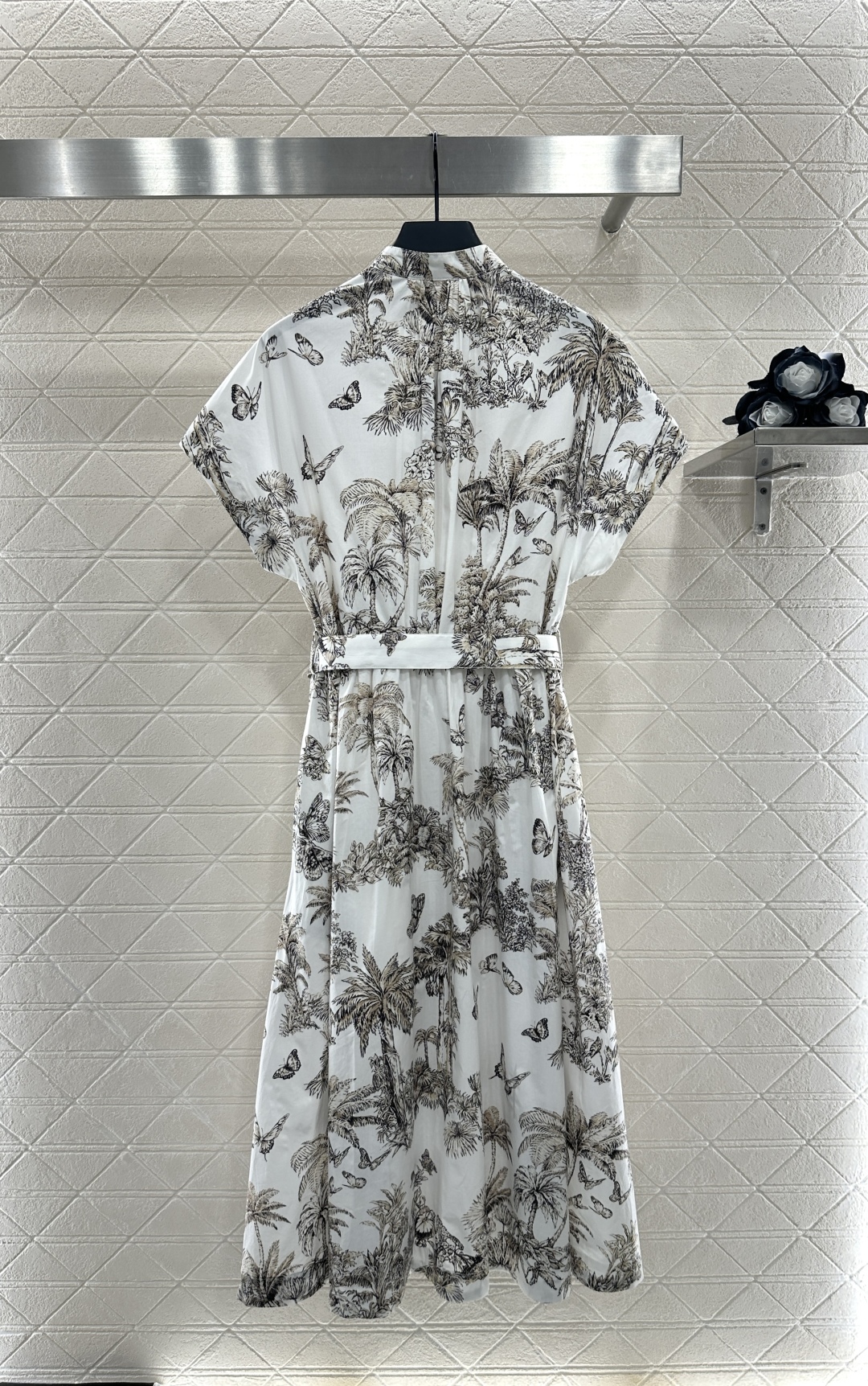 Dior Printed Short Sleeve Midi Dress with Belt, Elegant and Comfortable 2 cmp i1753202319627 1929 0 1