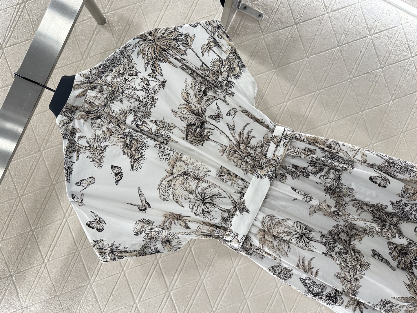 Dior Printed Short Sleeve Midi Dress with Belt, Elegant and Comfortable 4 cmp i1753202319632 5608 0 7