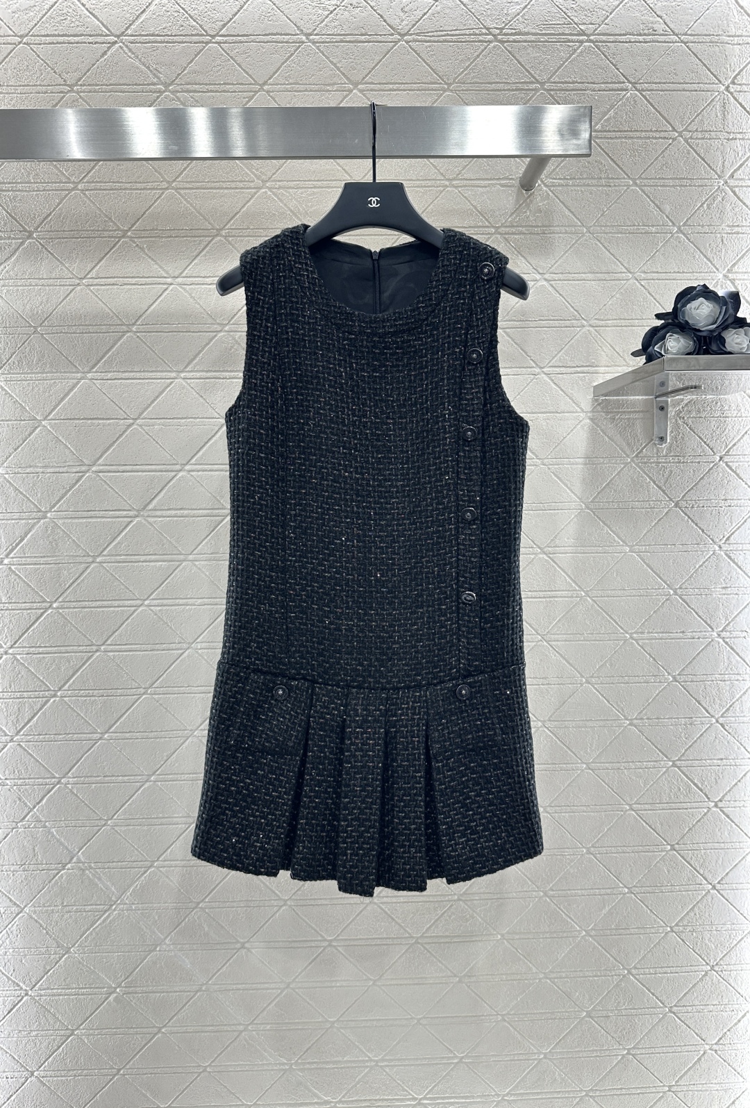 Chanel Wool Blend Sleeveless Dress - Elegant Pleated Knit Vest Dress 2 cmp i1753281164428 1069 0 0