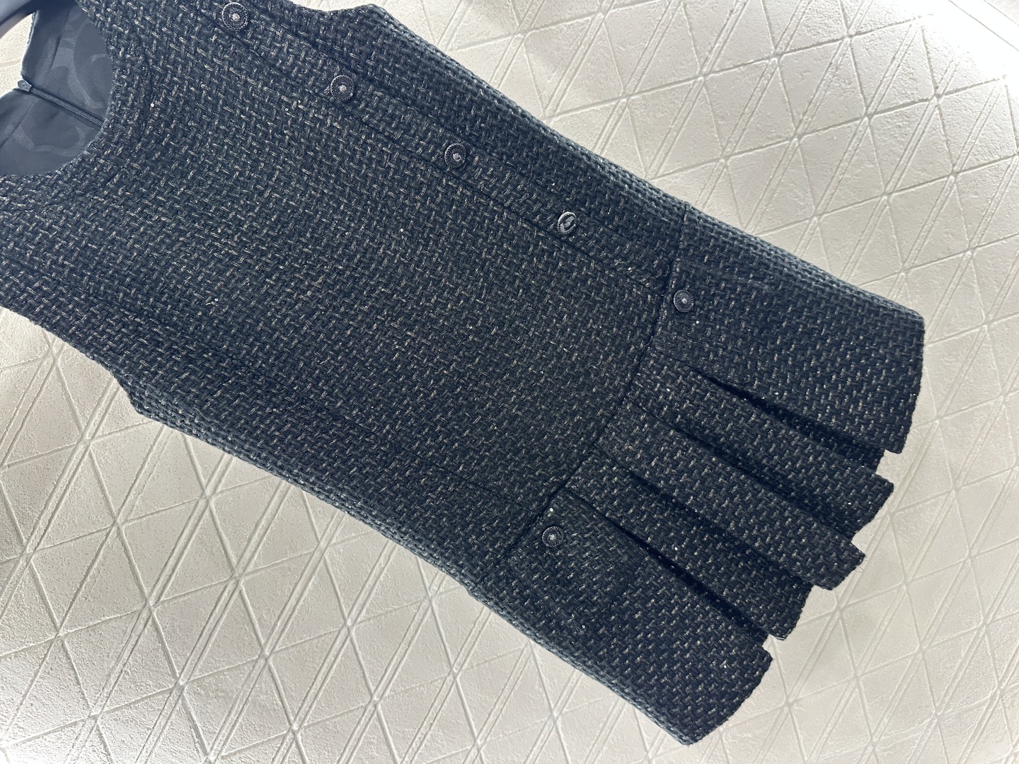 Chanel Wool Blend Sleeveless Dress - Elegant Pleated Knit Vest Dress 6 cmp i1753281165029 5027 0 3