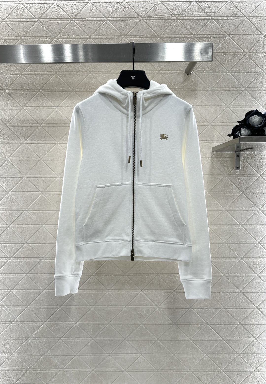 ♥BBR*♥2025新品上架
连帽抽绳拉链外套长裤套装
定制YB原生全棉材质 柔软亲肤 久洗不易变形起球