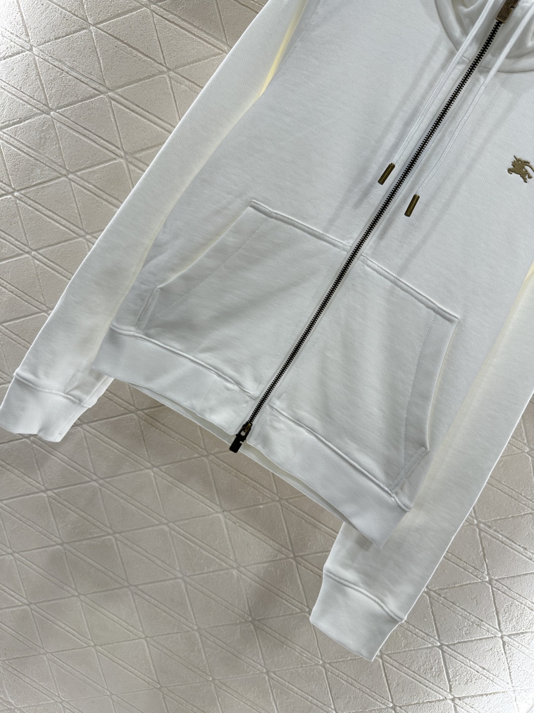 ♥BBR*♥2025新品上架
连帽抽绳拉链外套长裤套装
定制YB原生全棉材质 柔软亲肤 久洗不易变形起球