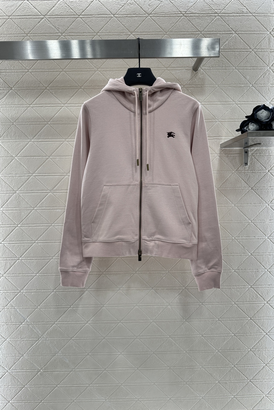 ♥BBR*♥2025新品上架
连帽抽绳拉链外套长裤套装
定制YB原生全棉材质 柔软亲肤 久洗不易变形起球