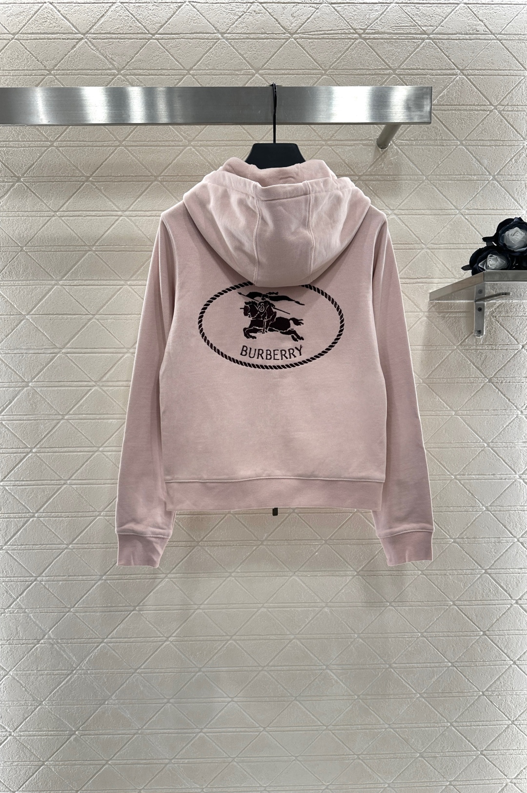 ♥BBR*♥2025新品上架
连帽抽绳拉链外套长裤套装
定制YB原生全棉材质 柔软亲肤 久洗不易变形起球