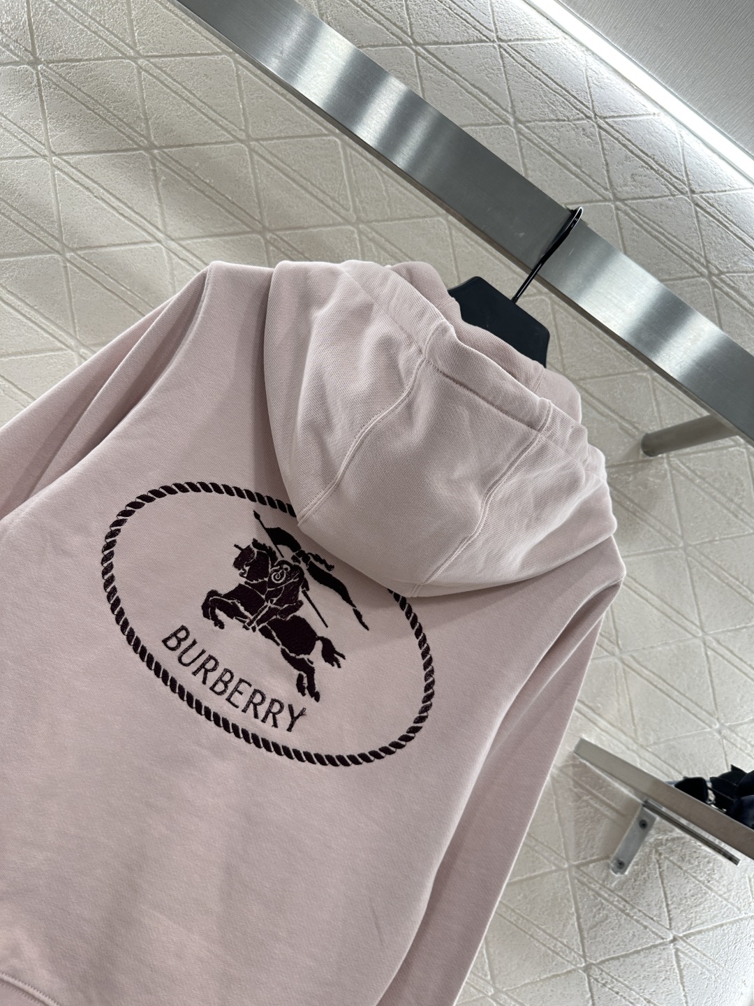 ♥BBR*♥2025新品上架
连帽抽绳拉链外套长裤套装
定制YB原生全棉材质 柔软亲肤 久洗不易变形起球