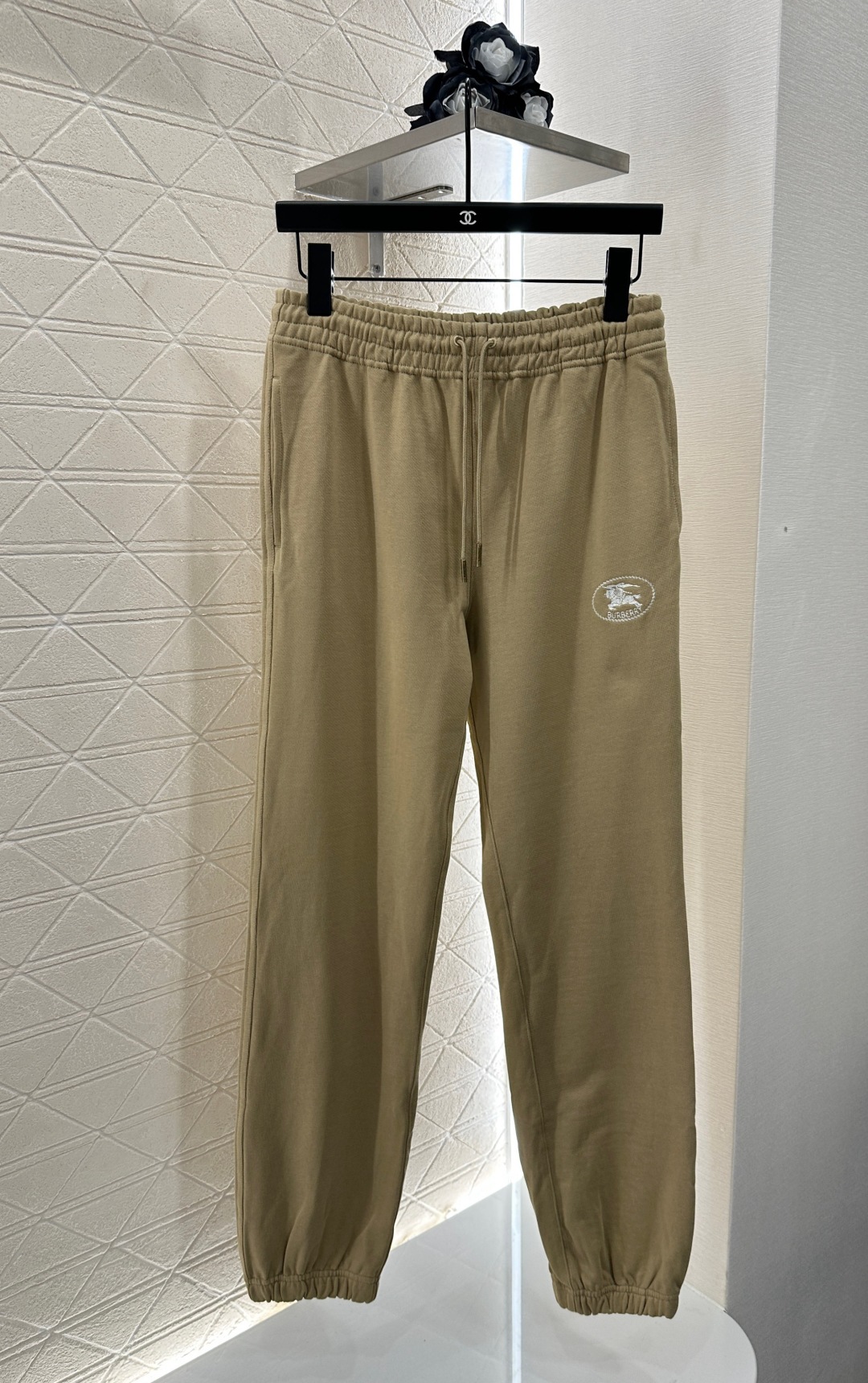 ♥BBR*♥2025新品上架
连帽抽绳拉链外套长裤套装
定制YB原生全棉材质 柔软亲肤 久洗不易变形起球