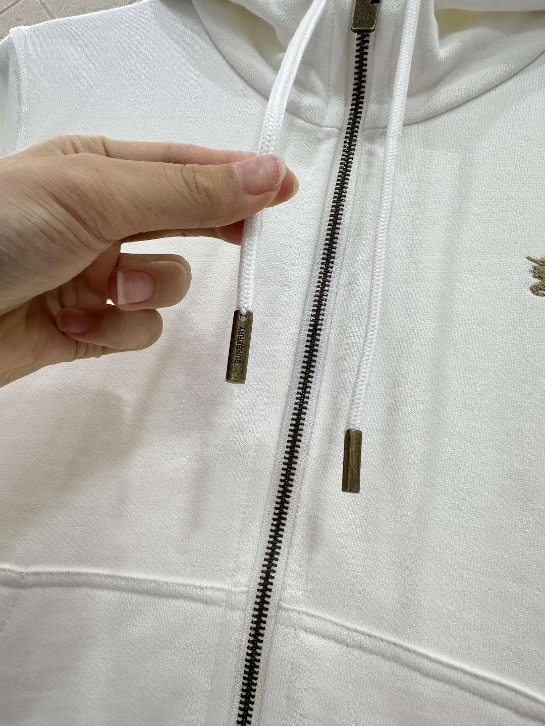 ♥BBR*♥2025新品上架
连帽抽绳拉链外套长裤套装
定制YB原生全棉材质 柔软亲肤 久洗不易变形起球