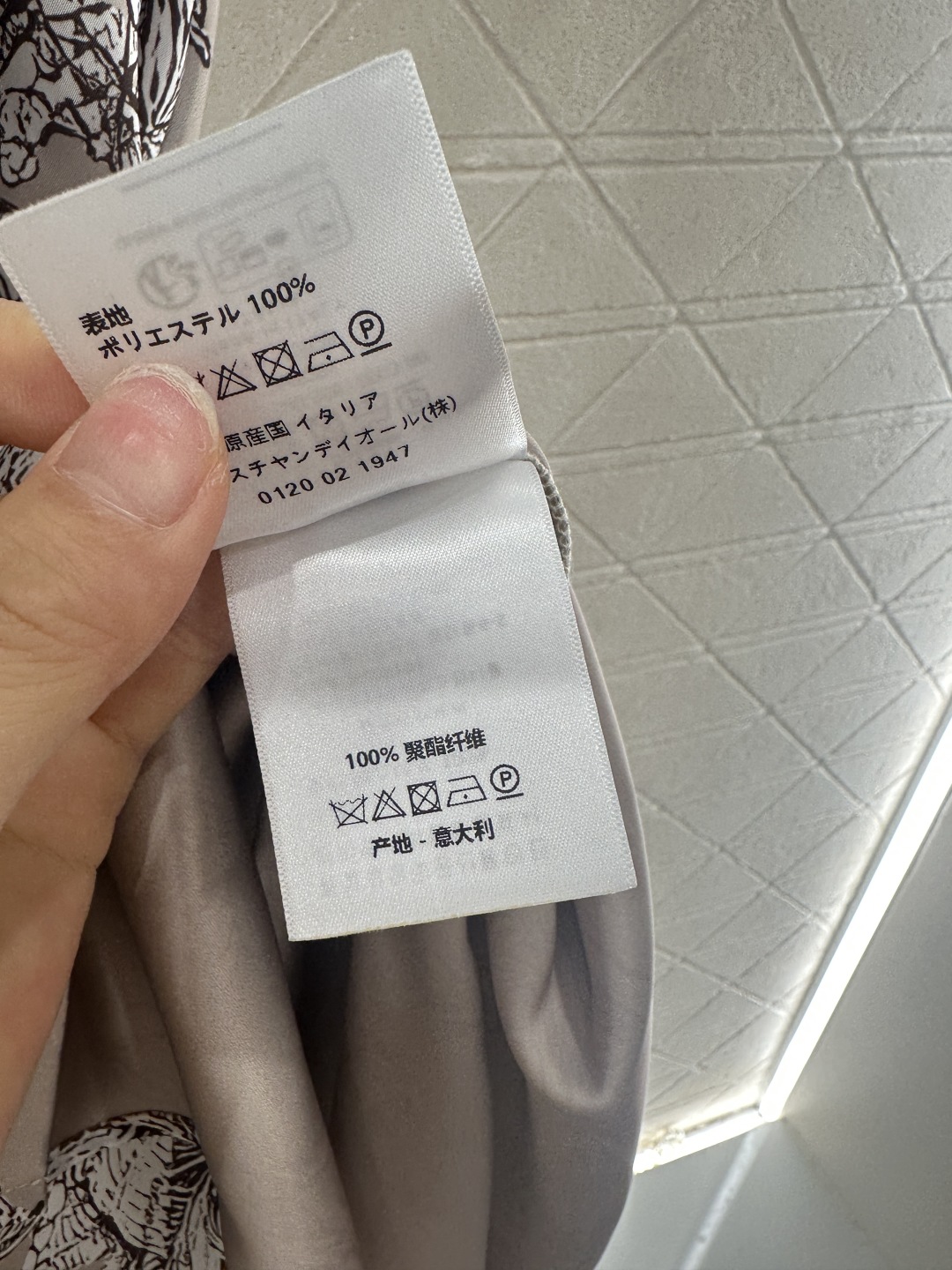 ♥Dio*♥2025新品上架
印花腰带圆领短袖连衣裙
定制YB进口斜纹稠材质 质感光泽 垂顺有型 圆领短