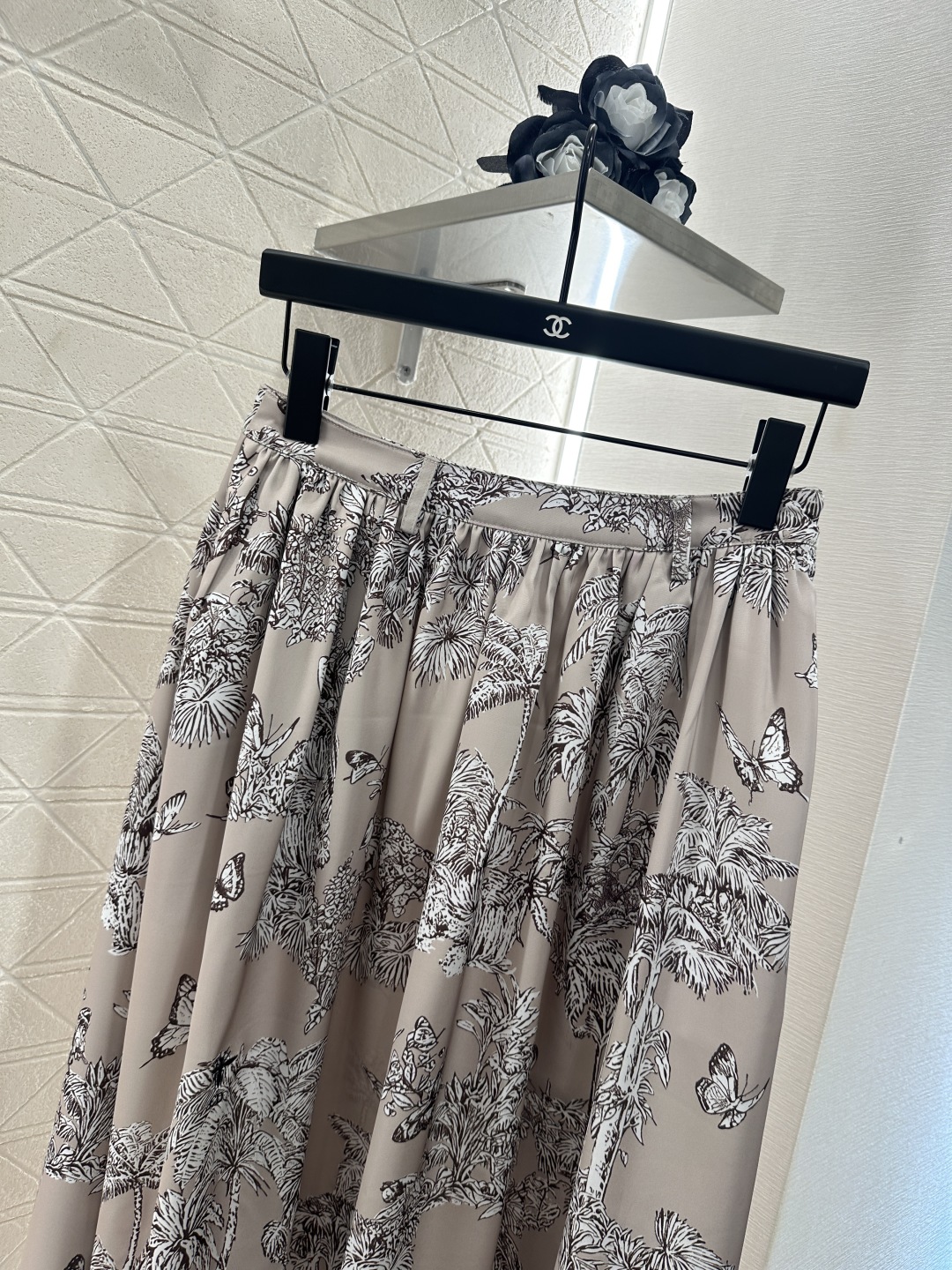 ♥Dio*♥2025新品上架
  直喷印花衬衫半裙套装
定制YB进口斜纹稠材质 质感光泽 垂顺舒适 印花