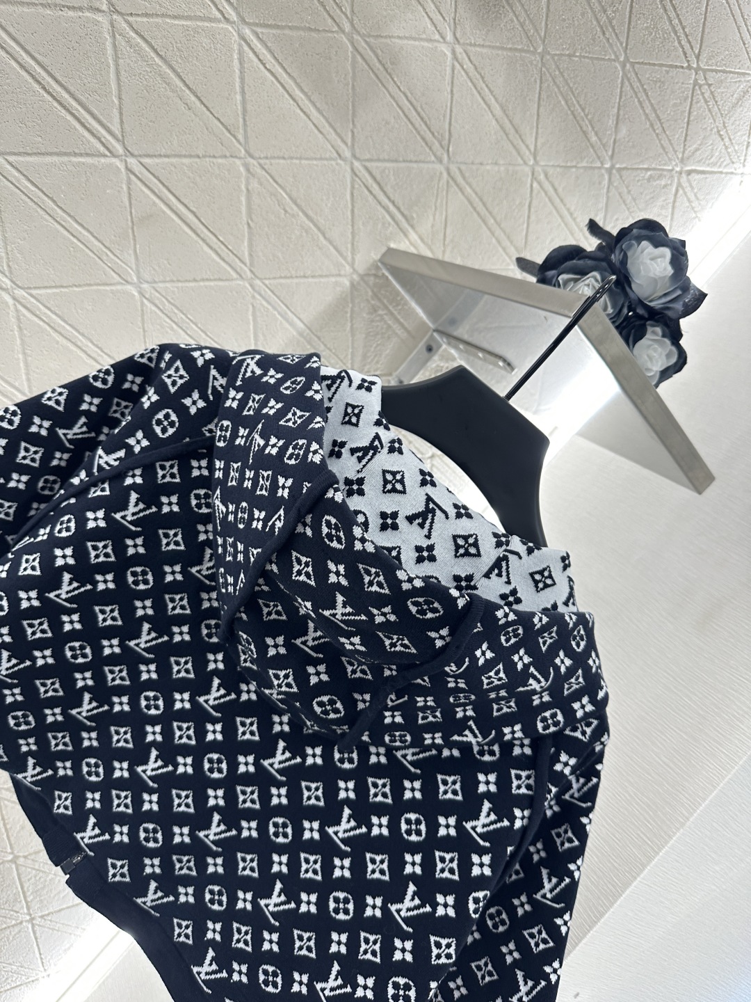 ♥Louis Vuitto*♥2025新品上架
      提花拼接针织短款外套
定制YB丝毛纱线织造 