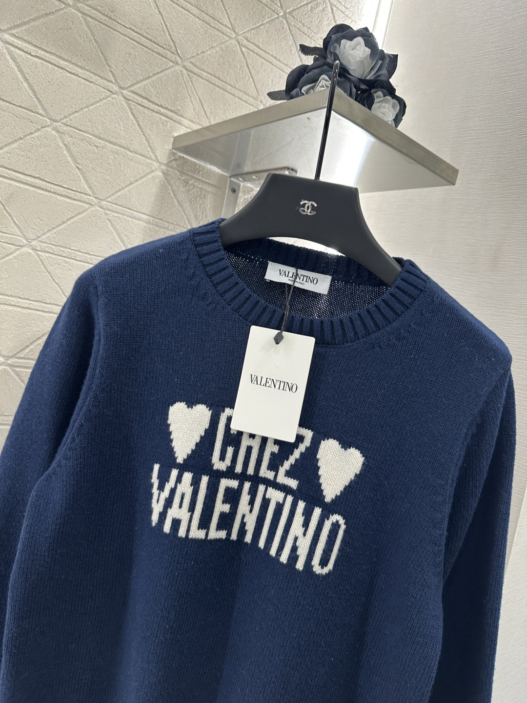 ♥Valentin*♥2025新品上架
      钩花字母针织毛衣
定制YB羊毛纱线织造 柔软舒适 洋