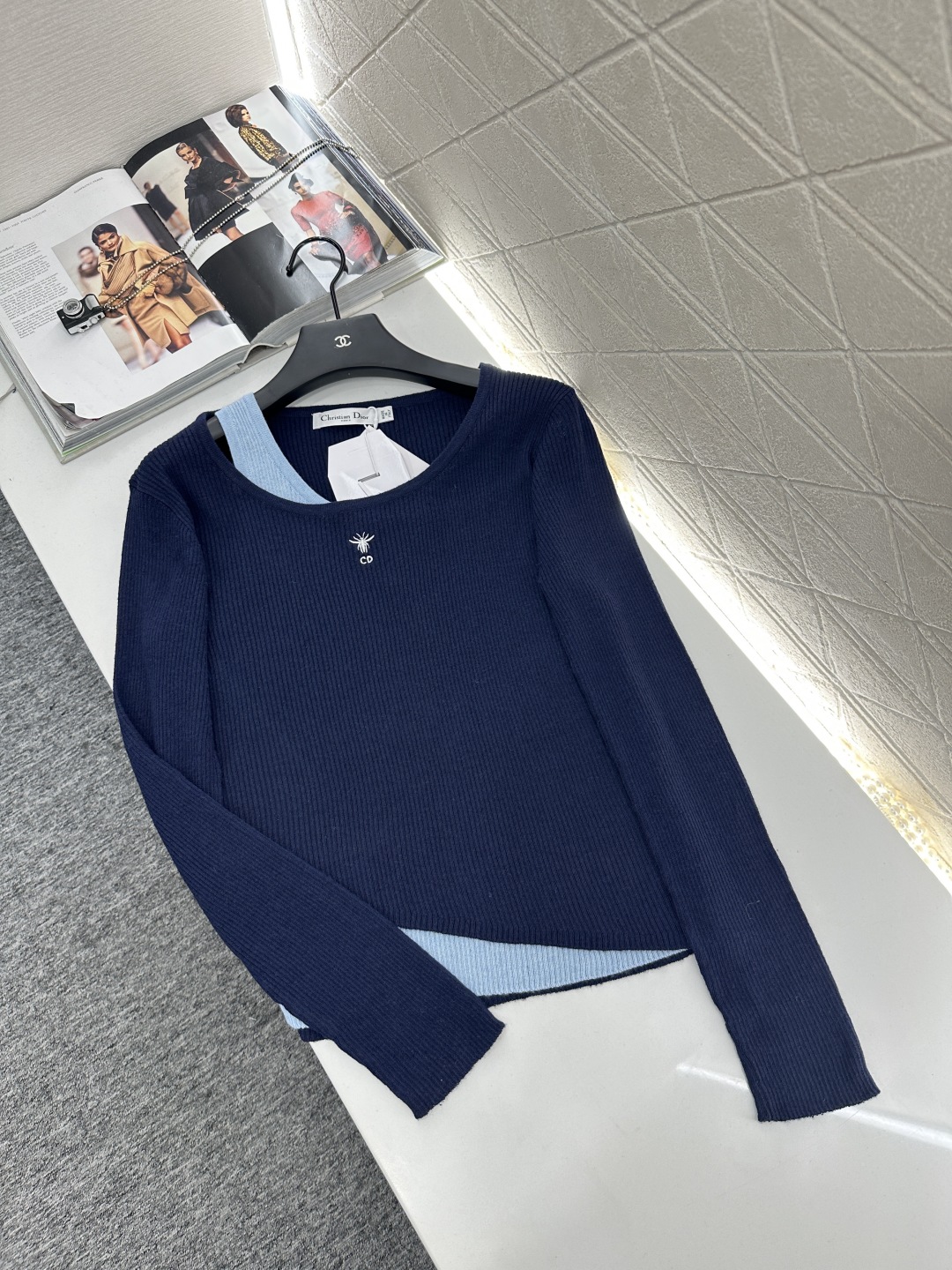 ♥Dio*♥2025新品上架
    假两件针织上衣
定制YB羊毛纱线织造 质感舒适 弹力好穿 长袖弹力