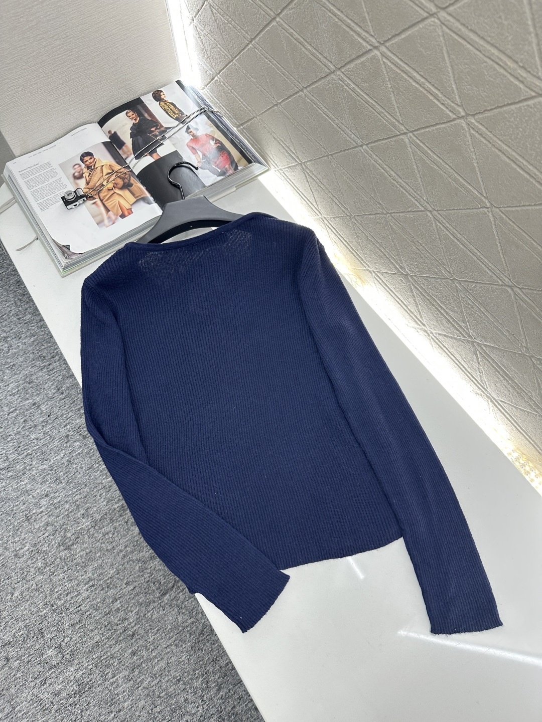 ♥Dio*♥2025新品上架
    假两件针织上衣
定制YB羊毛纱线织造 质感舒适 弹力好穿 长袖弹力