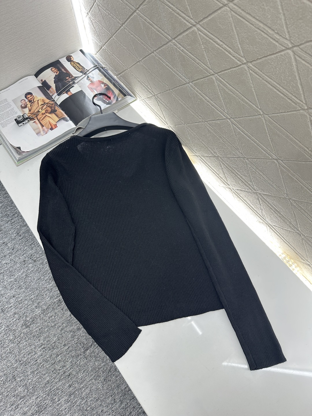 ♥Dio*♥2025新品上架
    假两件针织上衣
定制YB羊毛纱线织造 质感舒适 弹力好穿 长袖弹力