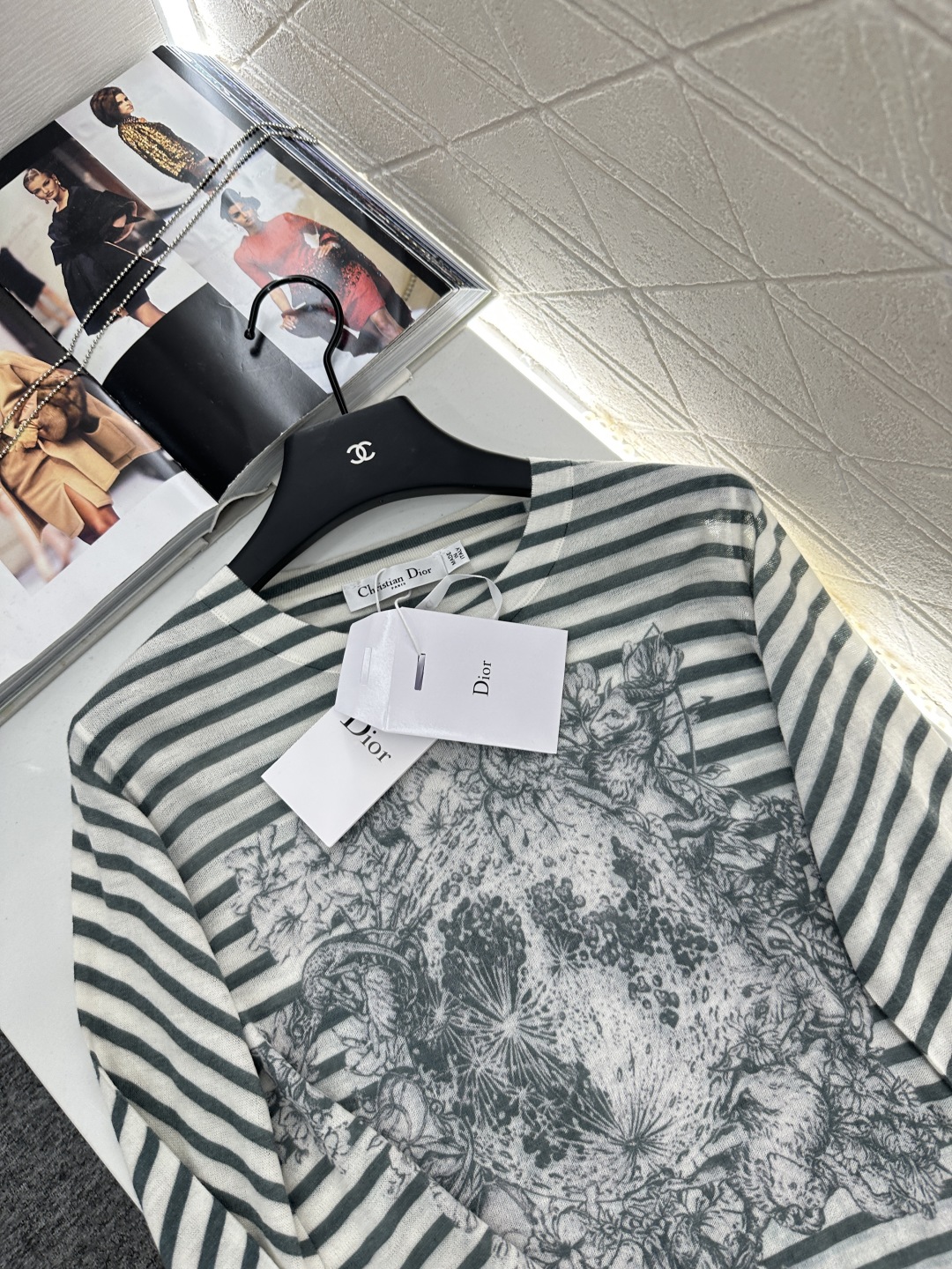 ♥Dio*♥2025新品上架
    条纹长袖针织上衣
定制YB羊毛纱线织造 弹力舒适 透气好穿 套头长