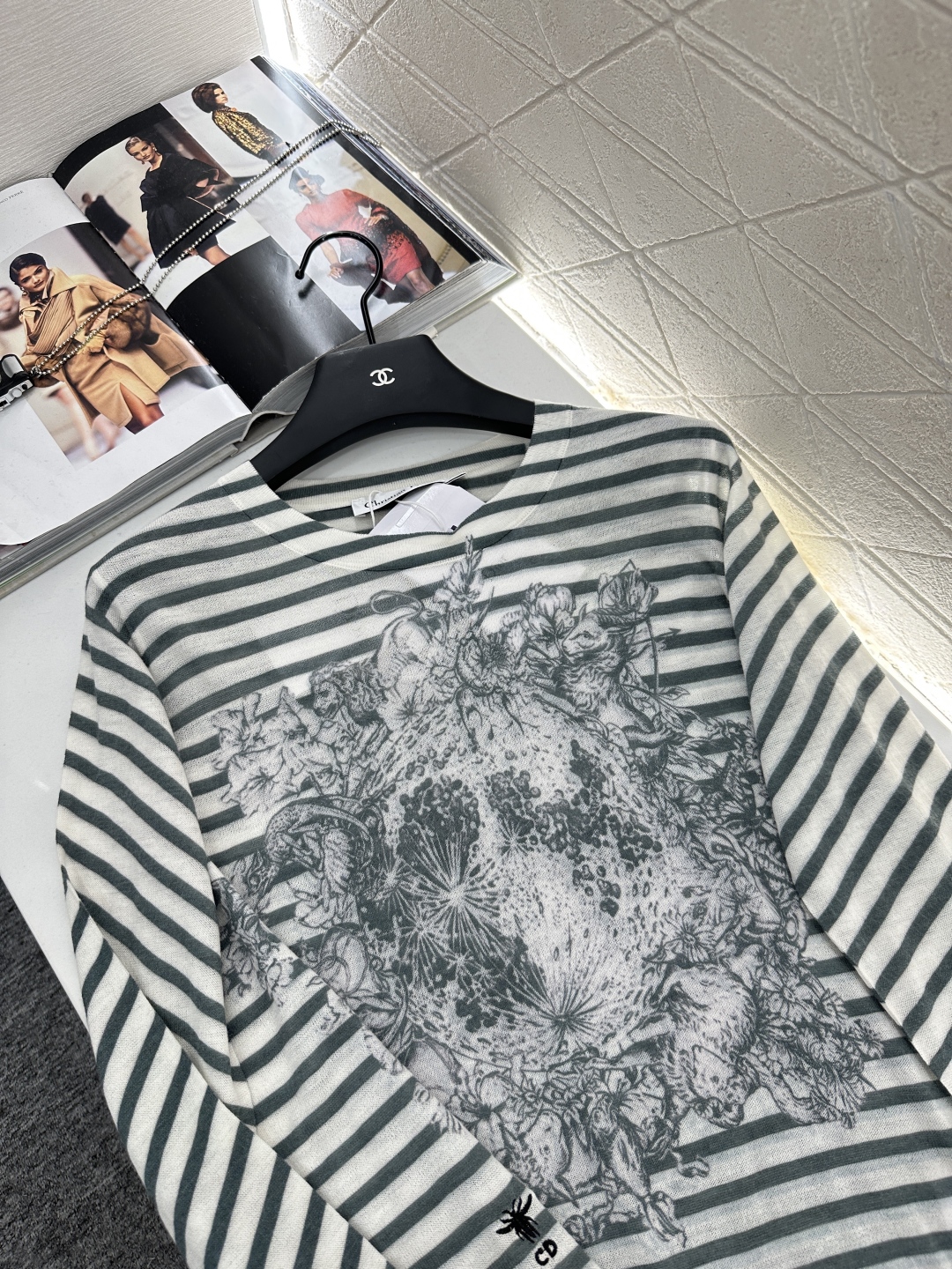 ♥Dio*♥2025新品上架
    条纹长袖针织上衣
定制YB羊毛纱线织造 弹力舒适 透气好穿 套头长