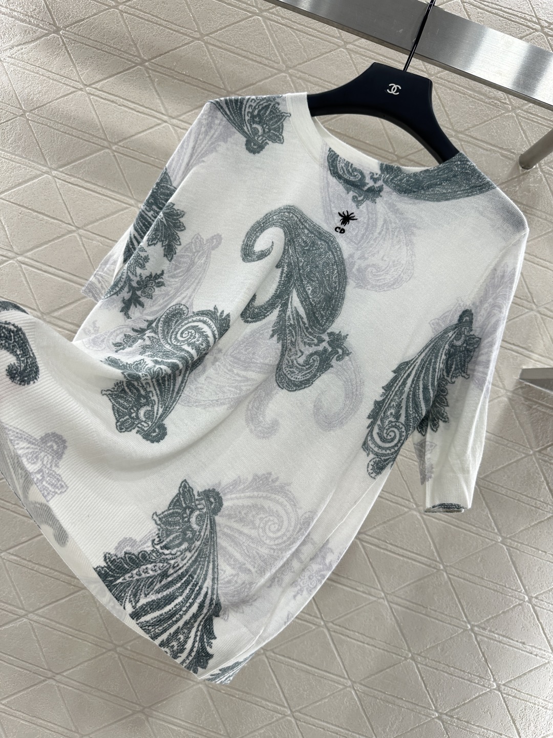 ♥Dio*♥2025新品上架
     腰果印花针织短袖
定制YB羊毛纱线织造 柔软舒适 洋气显瘦 套头