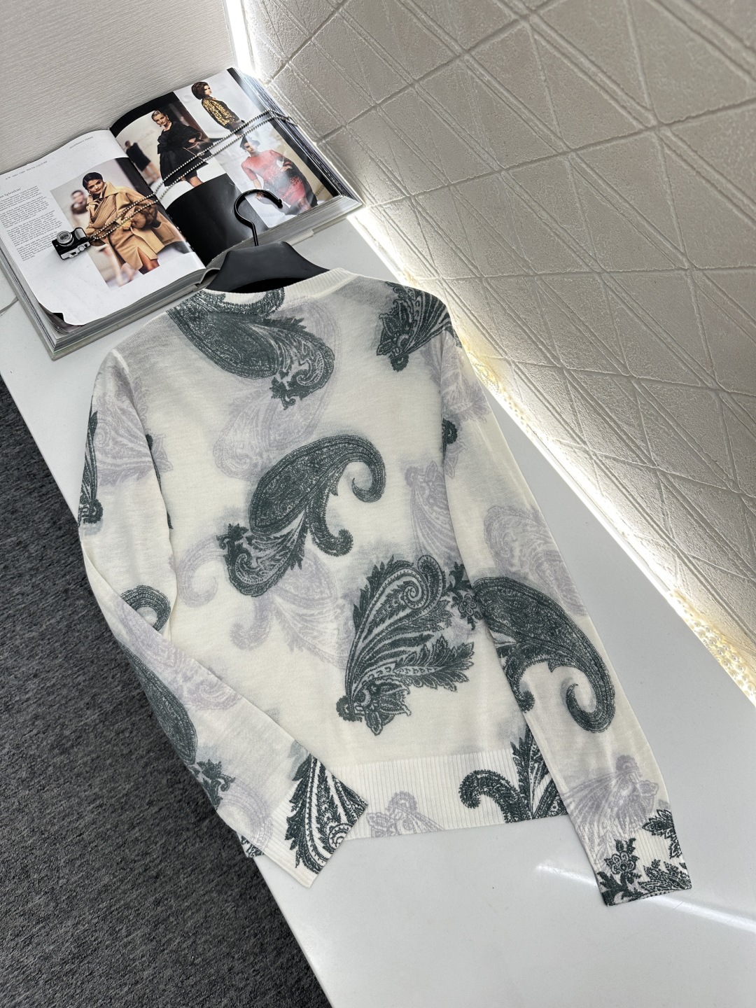 ♥Dio*♥2025新品上架
    印花针织长袖开衫
定制YB羊毛纱线织造 柔软舒适 洋气显瘦 长袖针