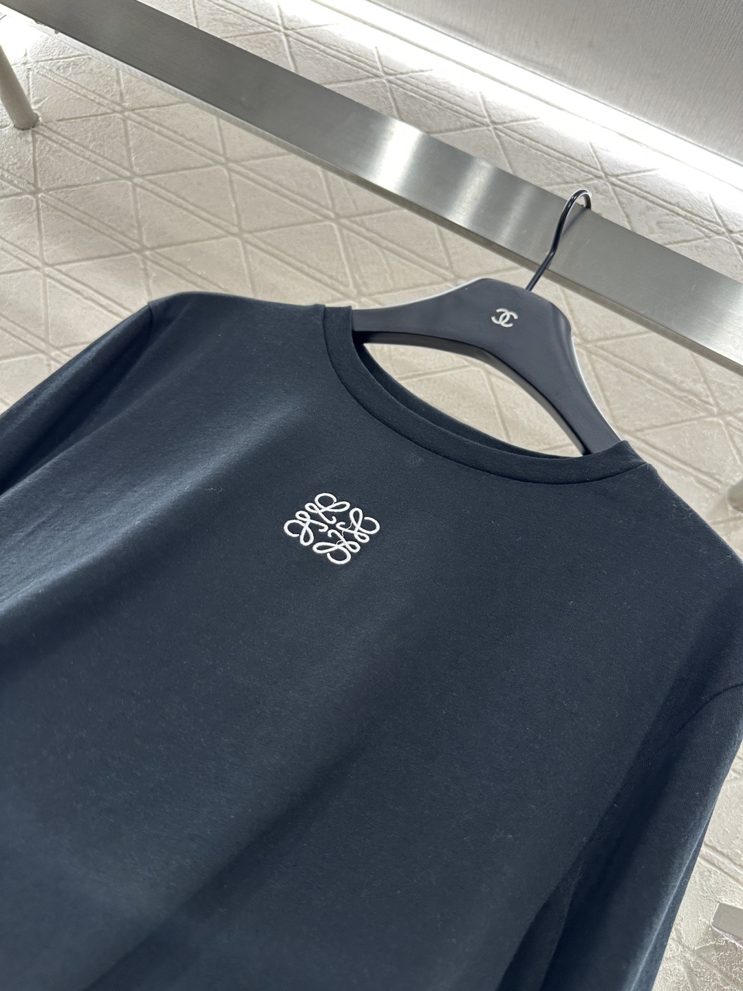 ♥Loew*♥2025新品上架
      圆领百搭打底衫
定制YB斜纹全棉材质 质感舒适 弹力好穿 圆