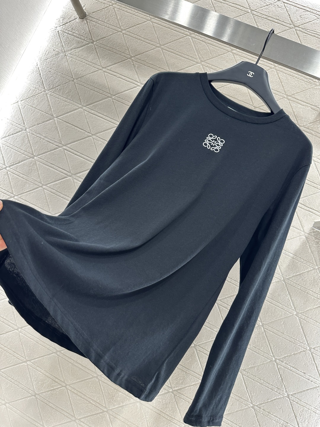 ♥Loew*♥2025新品上架
      圆领百搭打底衫
定制YB斜纹全棉材质 质感舒适 弹力好穿 圆