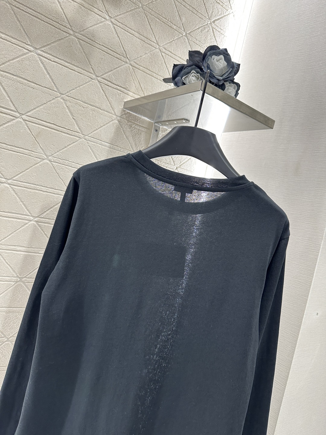 ♥Loew*♥2025新品上架
      圆领百搭打底衫
定制YB斜纹全棉材质 质感舒适 弹力好穿 圆