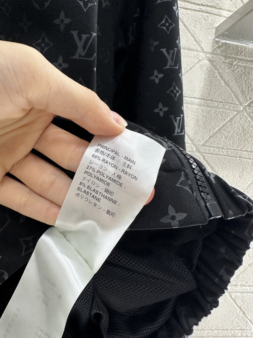 ♥Louis Vuitto*♥2025新品上架
 翻领拉链夹克外套短裤套装
定制YB进口人棉材质 质感高