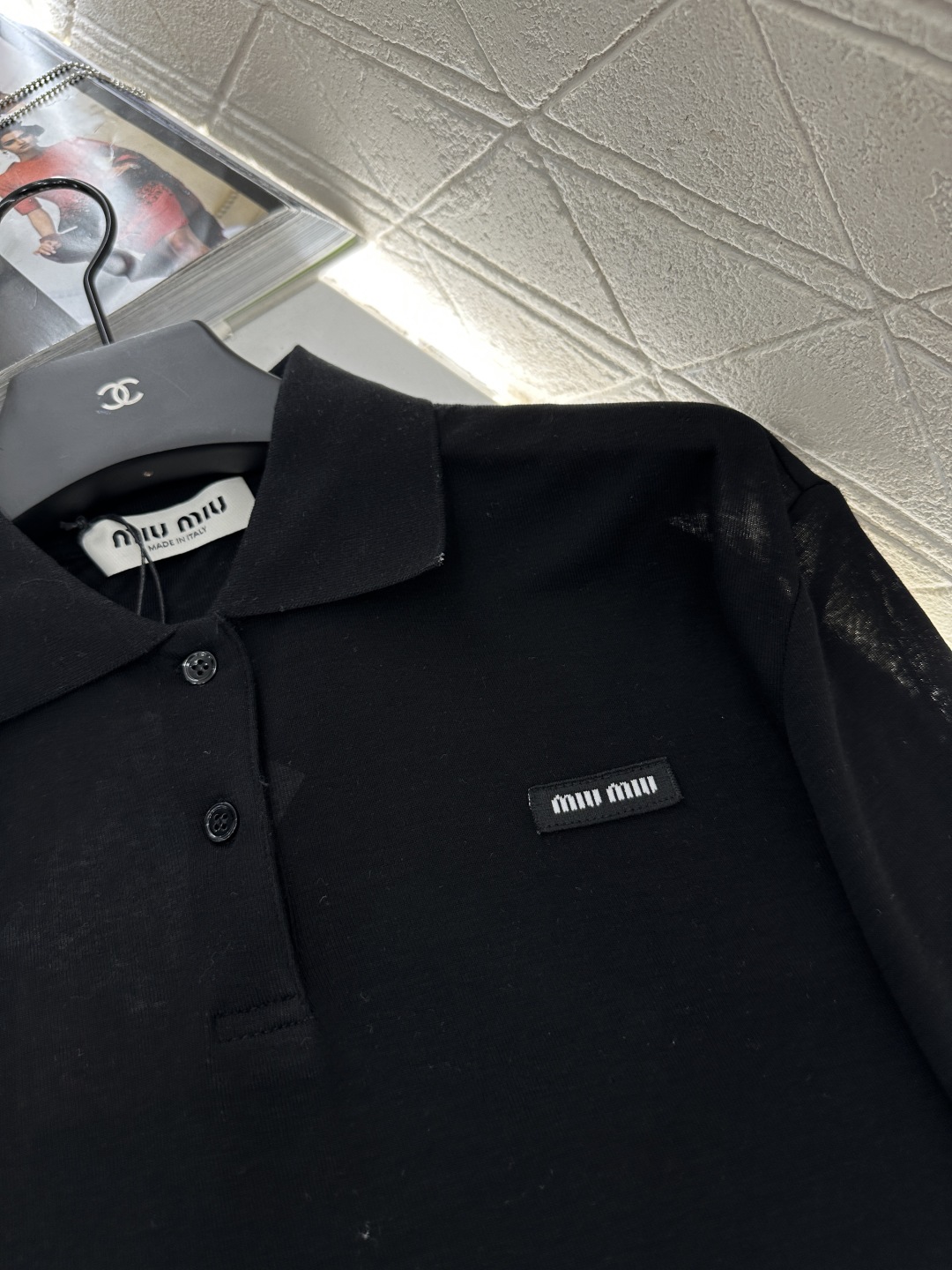 ♥Miumi*♥2025新品上架
    素色翻领百搭上衣
定制YB天丝羊毛材质 质感高级 舒适柔软 翻